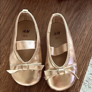 H&M Baby Metallic Gold Ballet Flats with Bow Strap